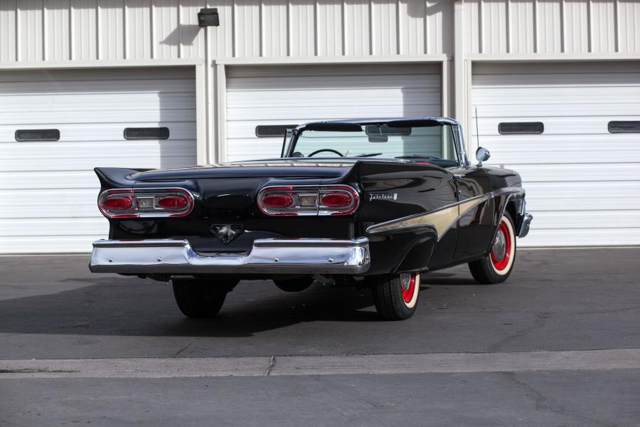  Ford Fairlane 500 Skyliner (U8-51A) 1958 года  (фото 15 из 35)